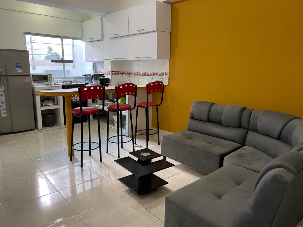 Apartamento Cerca A La Candelaria Y Hospitales Principales De Богота Экстерьер фото